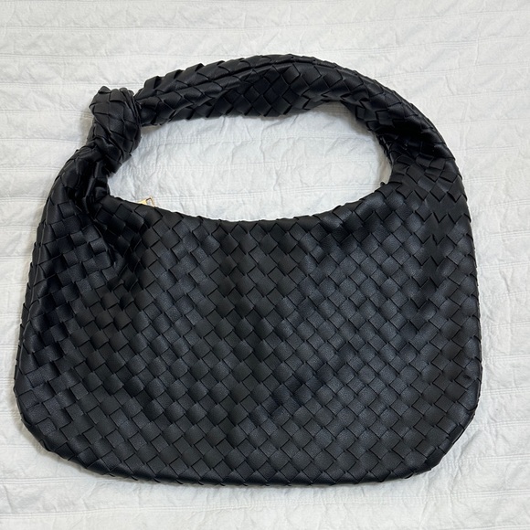Urban Expressions Elegant Black Woven Hobo Bag - Picture 1 of 4